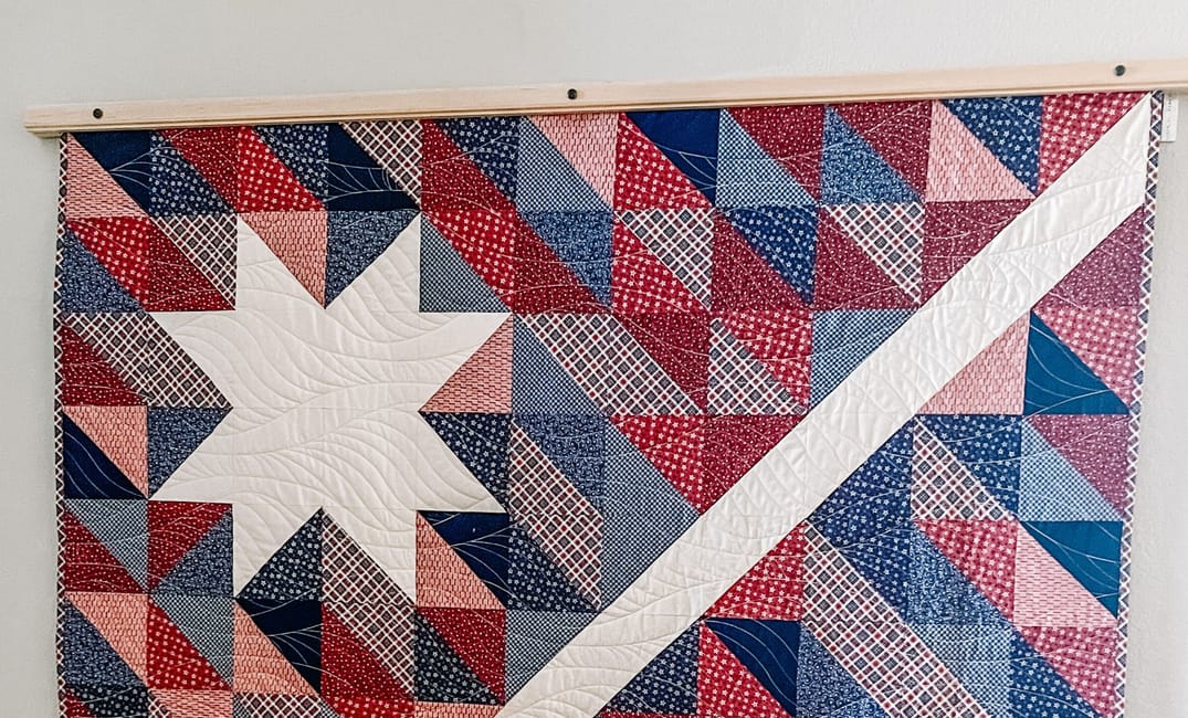 Lobo and Llama Wooden Quilt Display Hanger