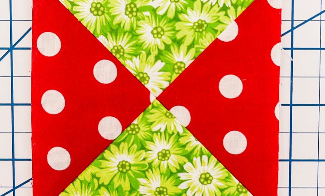 How to make an hourglass quilt block