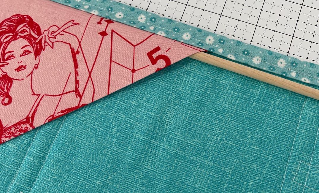How to hang a mini wall quilt