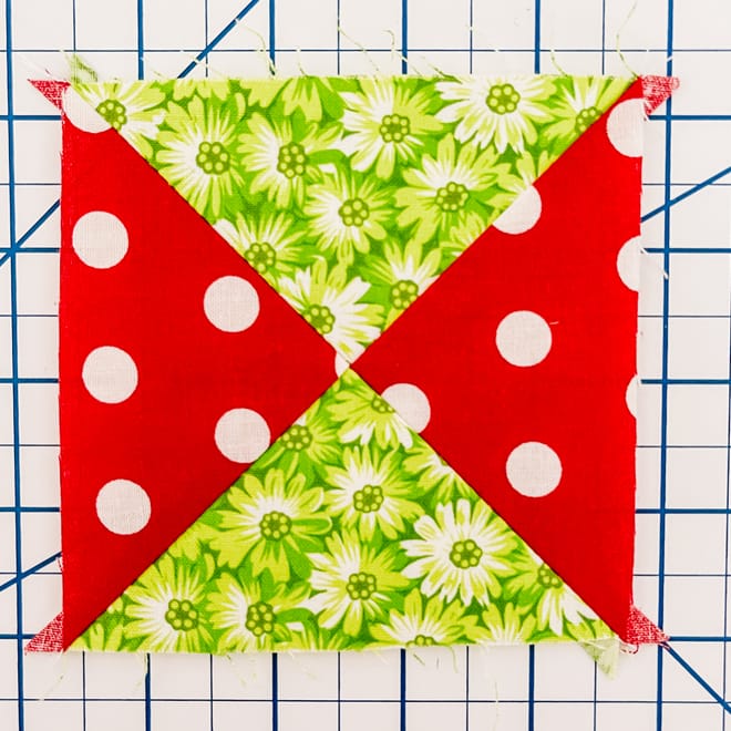 Image of: How to make an hourglass quilt block