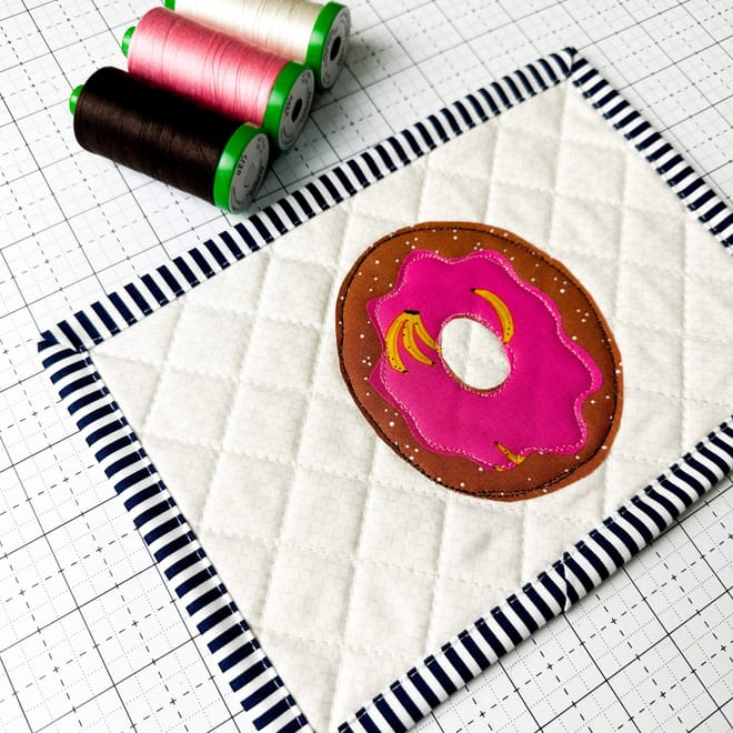 Image of: Easy Raw Edge Applique Mug Rug