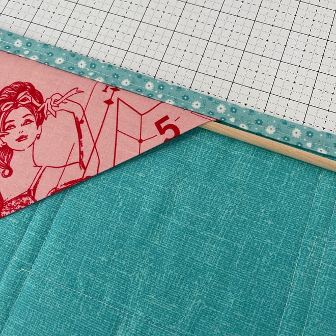 Image of: How to hang a mini wall quilt